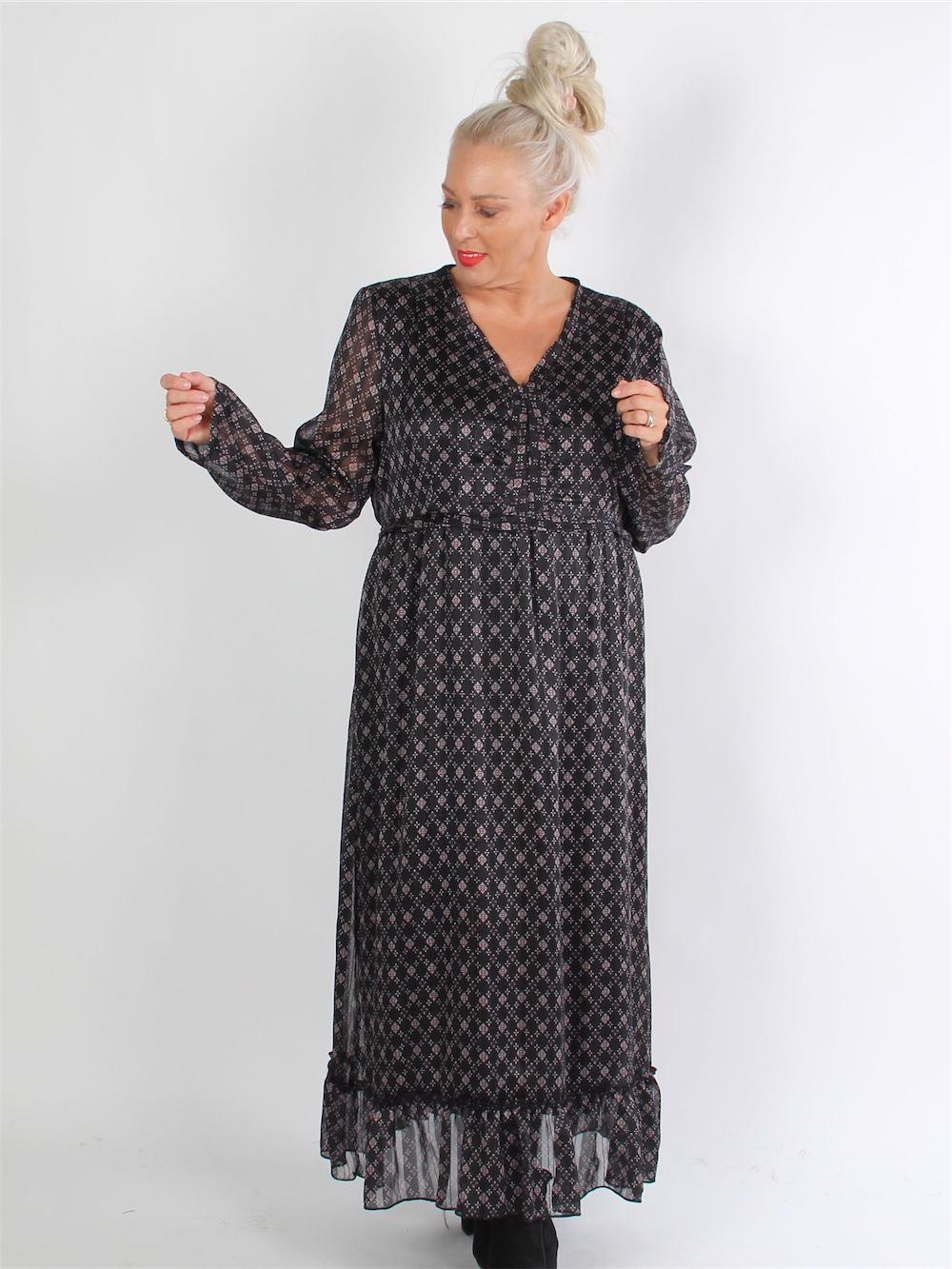 Cuenca - Lang armygrøn kjole med mønster og flæsekant